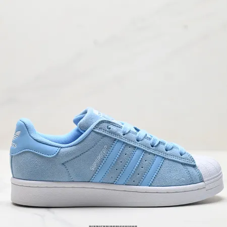 アディダス カジュアルシューズ