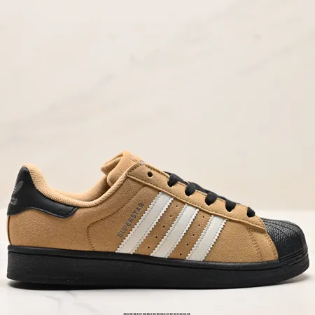 アディダス カジュアルシューズ