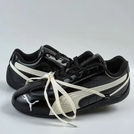 プーマ スニーカー