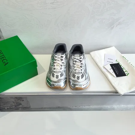 ボッテガ ヴェネタ スニーカー