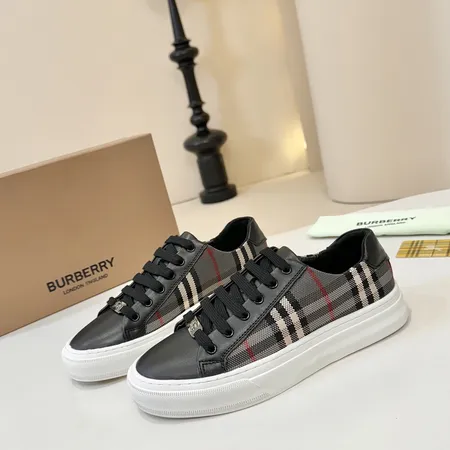 バーバリー ス カジュアルシューズ