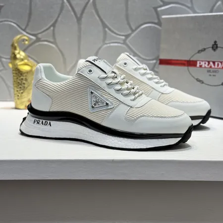 プラダ カジュアルシューズ