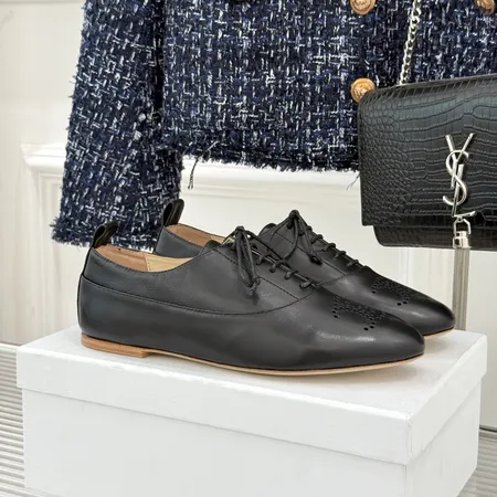 セリーヌ カジュアルシューズ