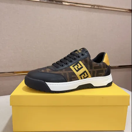 フェンディ カジュアルシューズ