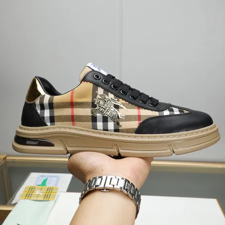 バーバリー ス カジュアルシューズ