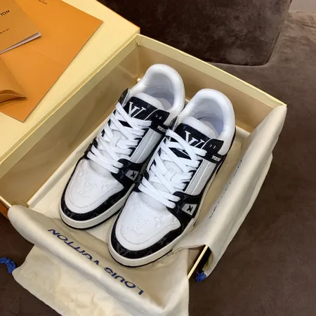 ルイヴィトン カジュアルシューズ