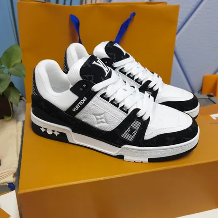 ルイヴィトン カジュアルシューズ