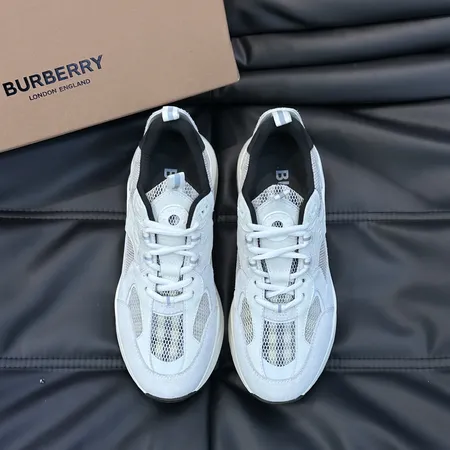 バーバリー ス カジュアルシューズ