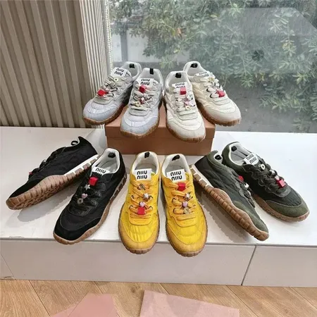 ミュウミュウ スニーカー