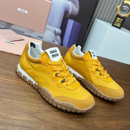 ミュウミュウ スニーカー