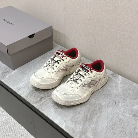 バレンシアガ カジュアルシューズ