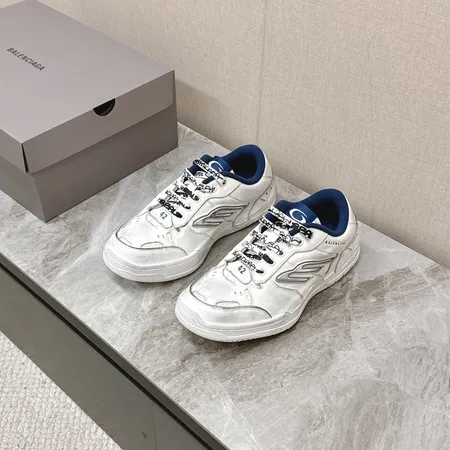 バレンシアガ カジュアルシューズ