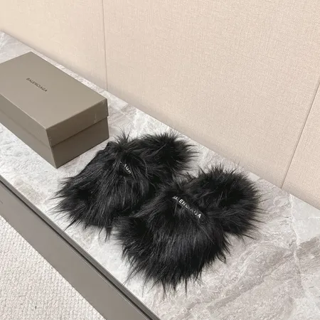 バレンシアガ スリッパ