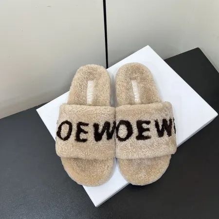 ロエベ スリッパ