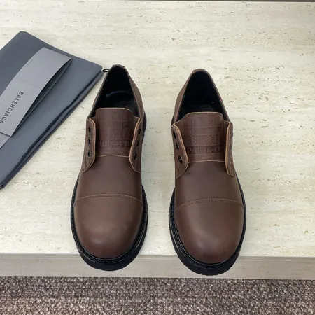 バレンシアガ カジュアルシューズ