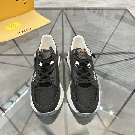 フェンディ カジュアルシューズ