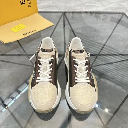 フェンディ カジュアルシューズ