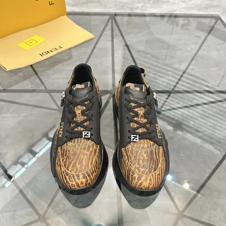 フェンディ カジュアルシューズ