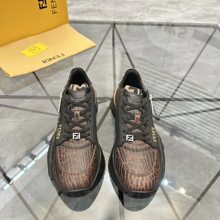 フェンディ カジュアルシューズ