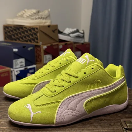 プーマ スニーカー