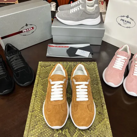 プラダ カジュアルシューズ