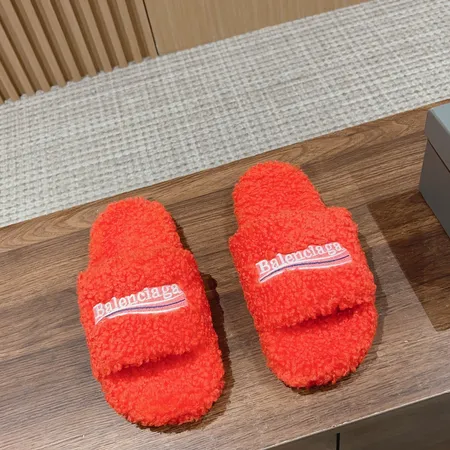 バレンシアガ スリッパ