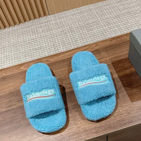 バレンシアガ スリッパ