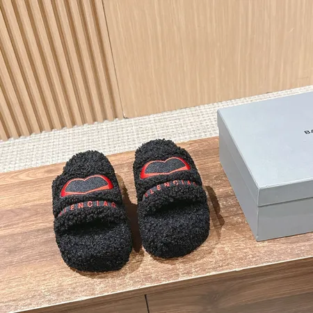 バレンシアガ スリッパ