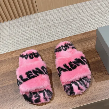 バレンシアガ スリッパ