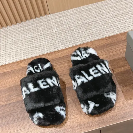 バレンシアガ スリッパ