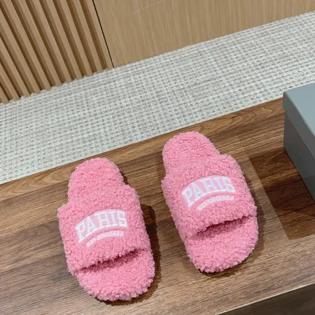 バレンシアガ スリッパ