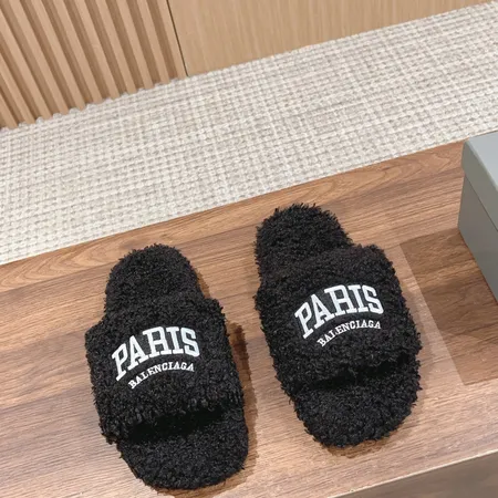 バレンシアガ スリッパ