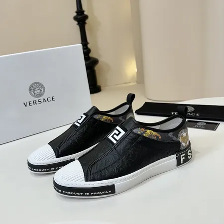 ヴェルサーチ カジュアルシューズ