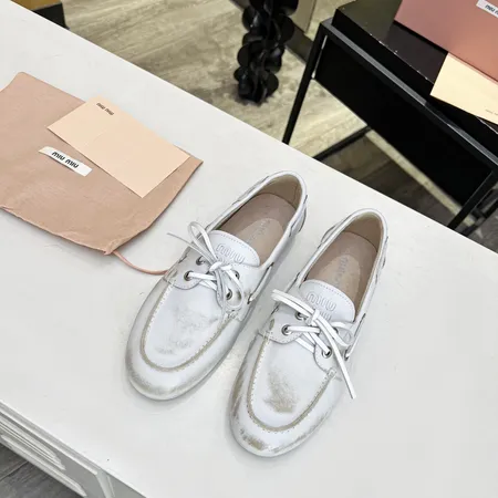 ミュウミュウ カジュアルシューズ