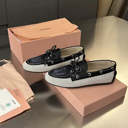 ミュウミュウ カジュアルシューズ