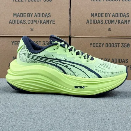 プーマ スニーカー