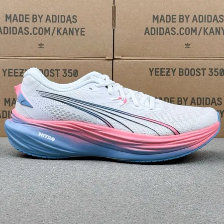 プーマ スニーカー