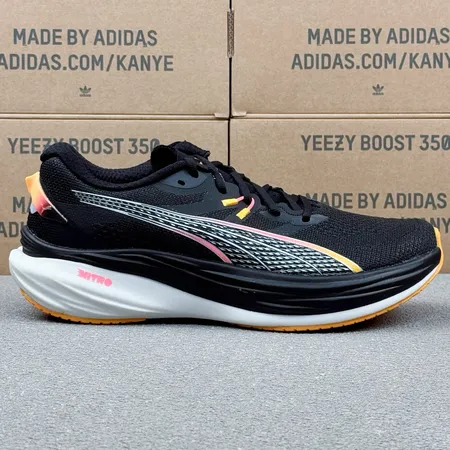 プーマ スニーカー