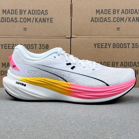 プーマ スニーカー