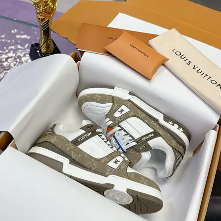 ルイヴィトン カジュアルシューズ