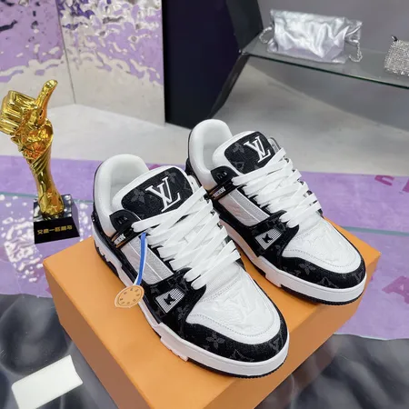 ルイヴィトン カジュアルシューズ