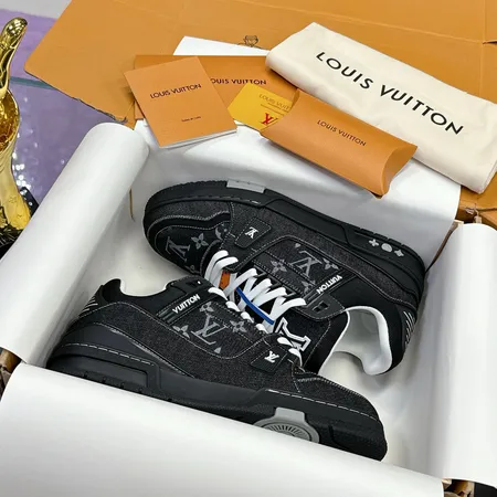 ルイヴィトン カジュアルシューズ