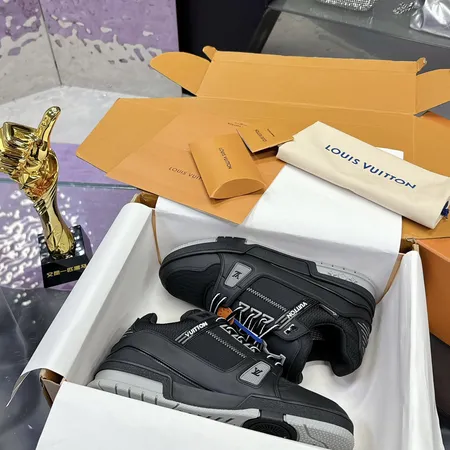 ルイヴィトン カジュアルシューズ