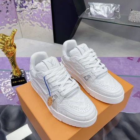 ルイヴィトン カジュアルシューズ