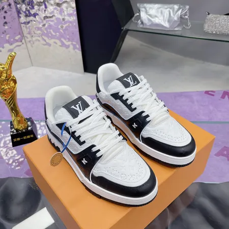 ルイヴィトン カジュアルシューズ