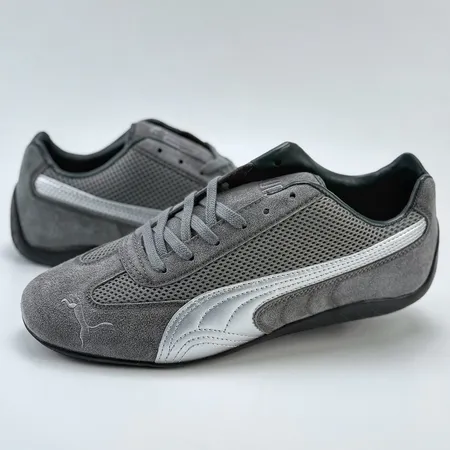プーマ スニーカー