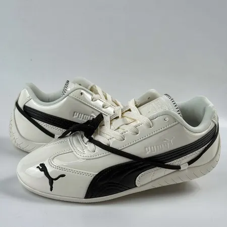 プーマ スニーカー