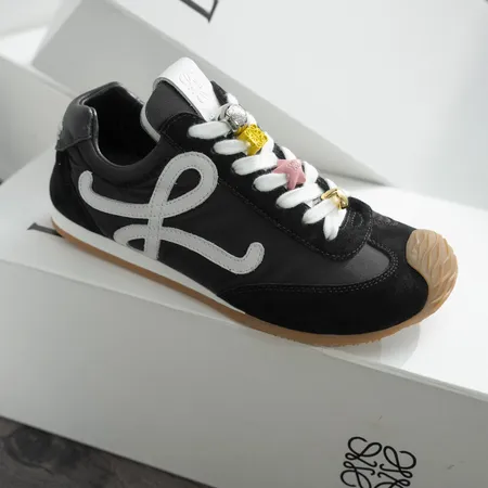 ロエベ スニーカー