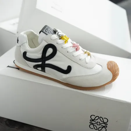 ロエベ スニーカー