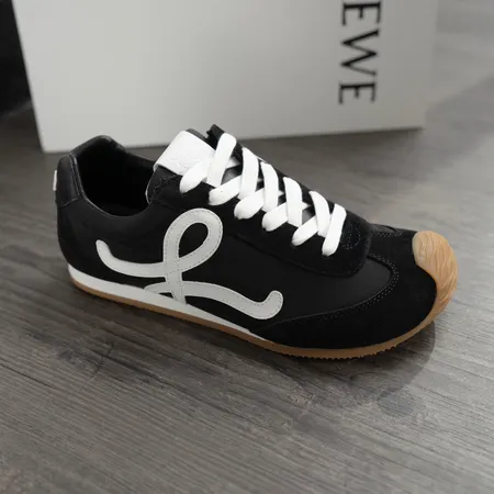 ロエベ スニーカー